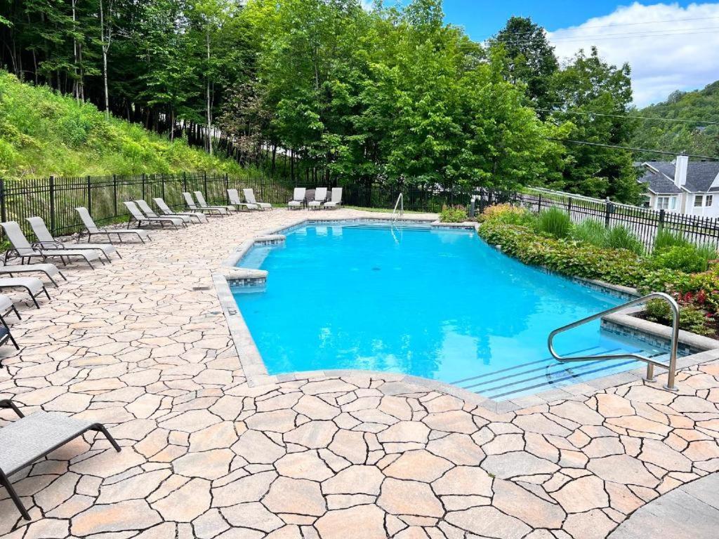 The Alpine Nest - 3 Beds - 4 Guests - Free Parking - Pool Apartment Mont-Tremblant Exterior photo