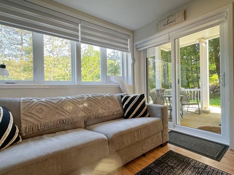 The Alpine Nest - 3 Beds - 4 Guests - Free Parking - Pool Apartment Mont-Tremblant Exterior photo